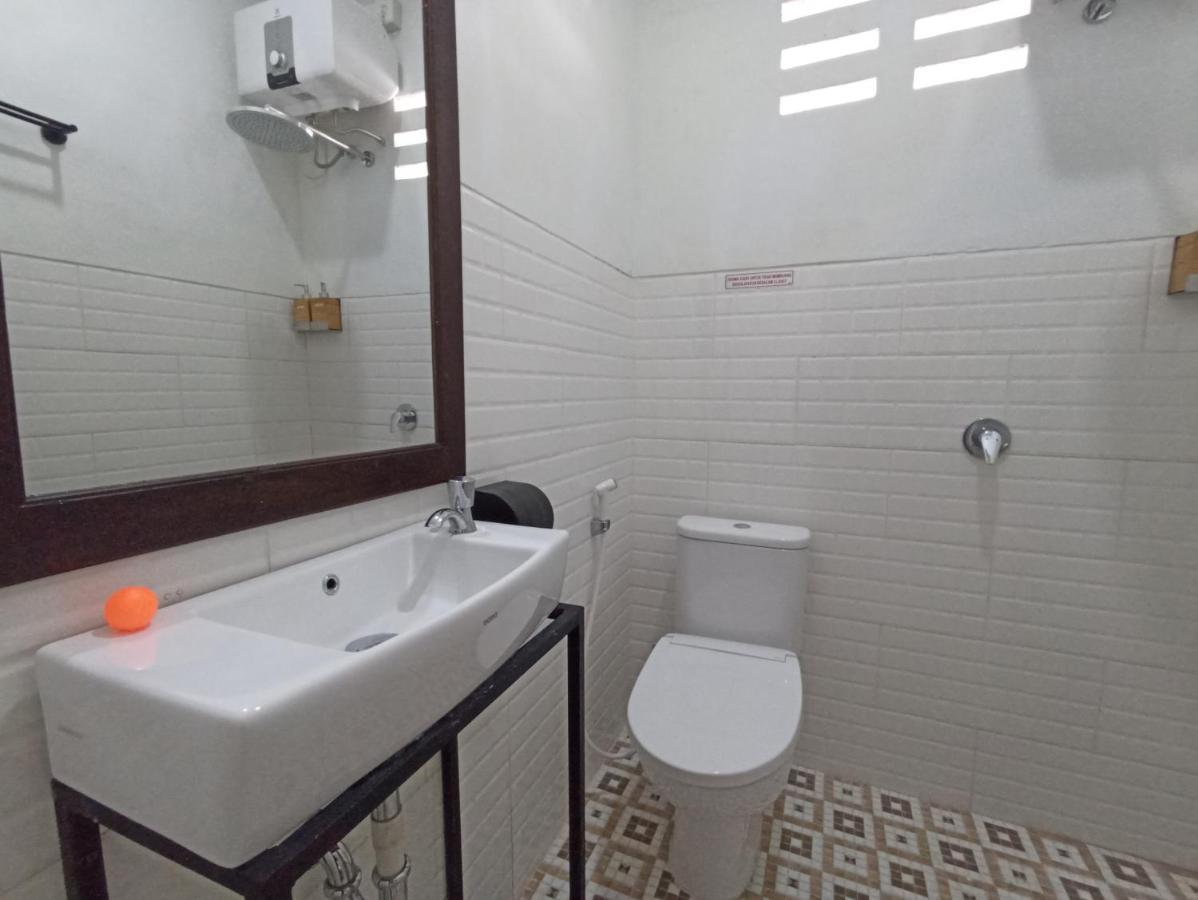 Mruyung Guest House Kota Lama Banyumas Mitra Reddoorz Εξωτερικό φωτογραφία