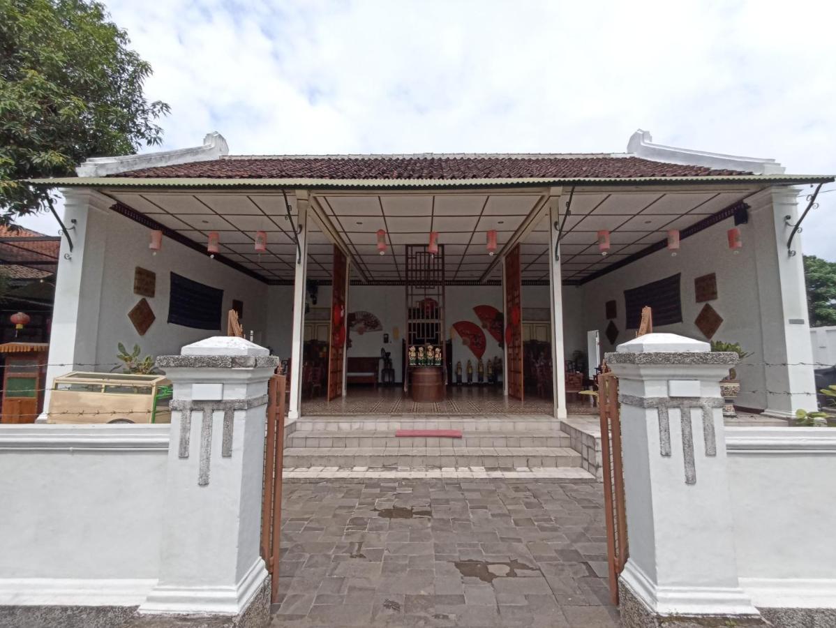 Mruyung Guest House Kota Lama Banyumas Mitra Reddoorz Εξωτερικό φωτογραφία